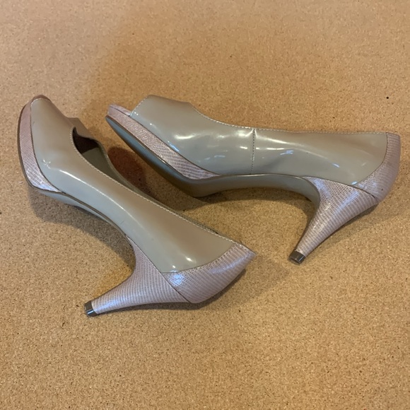 Bandolino  Tan Shoes 7 1/2 M - Picture 7 of 9